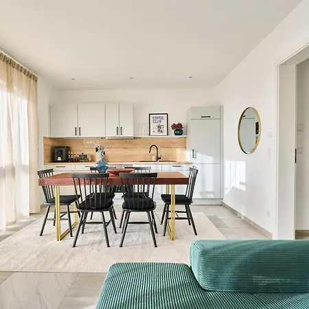 Apartman Bernstein Pouch