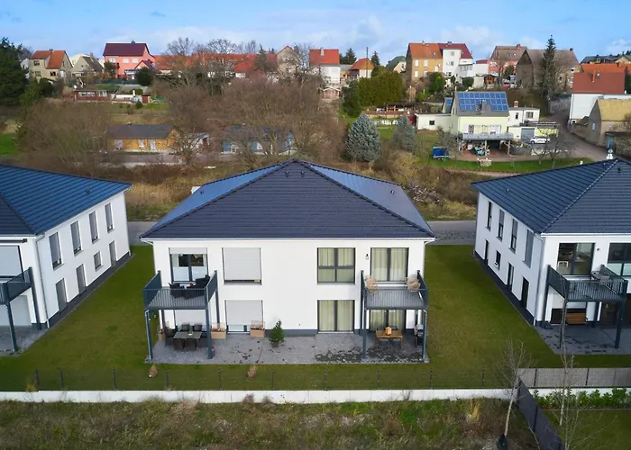 Bernstein アパート Pouch